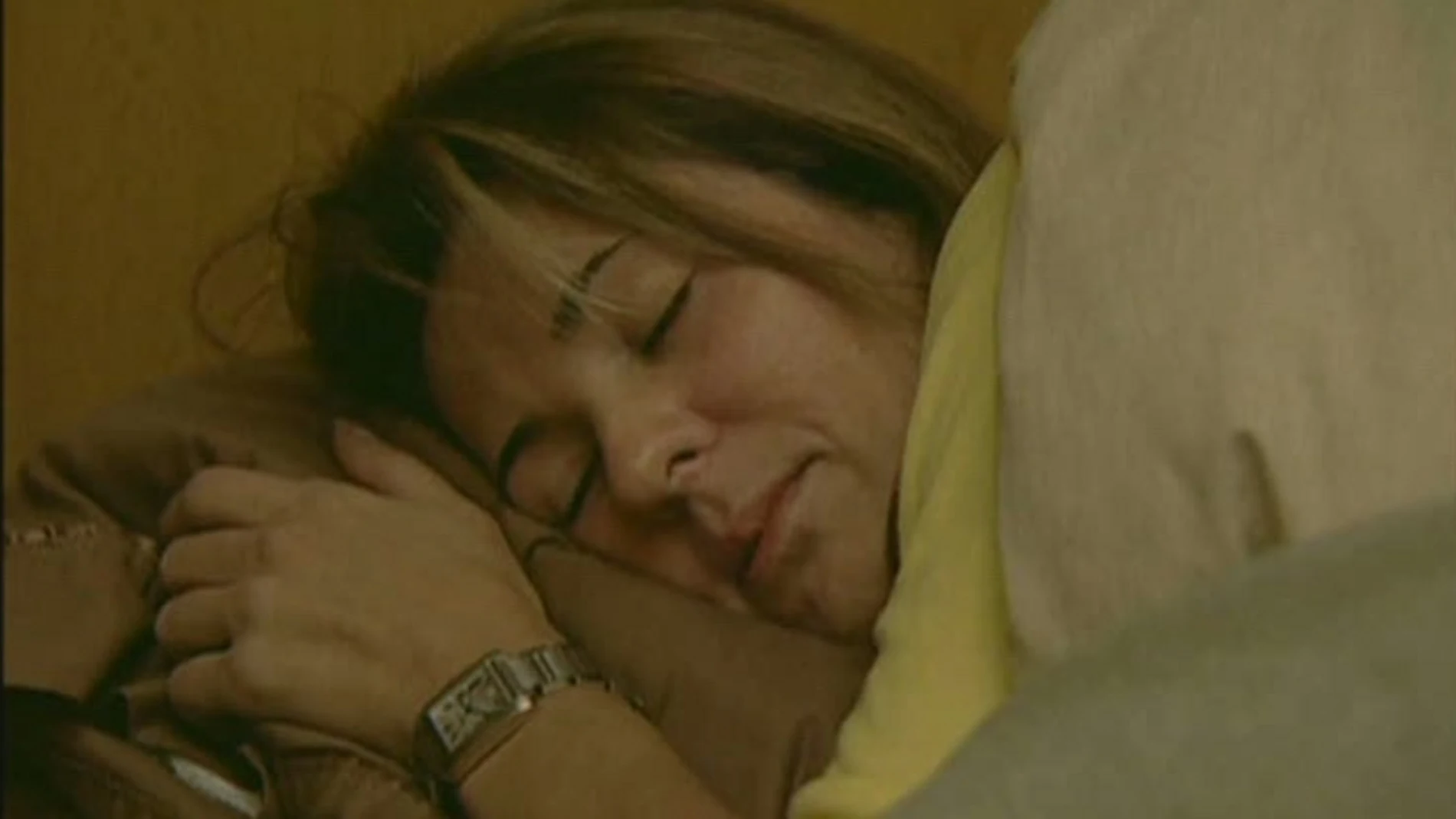 Mujer durmiendo Mujer durmiendo