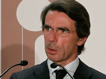 José María Aznar cree que botella es muy buena alcaldesa y culpa a Diviertt del suceso José María Aznar cree que botella es muy buena alcaldesa y culpa a Diviertt del suceso