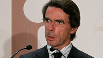 José María Aznar cree que botella es muy buena alcaldesa y culpa a Diviertt del suceso
