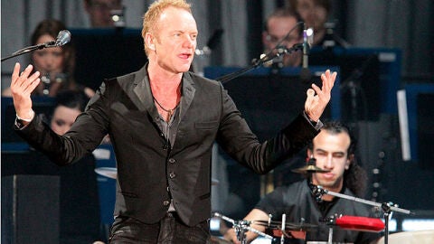 Sting durante el concierto en Bilbao