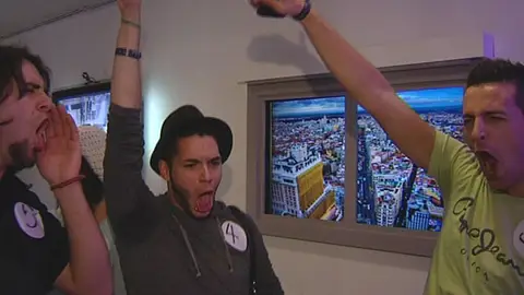 Fans gritando Fans gritando