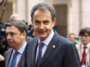 Zapatero valora los datos de la EPA