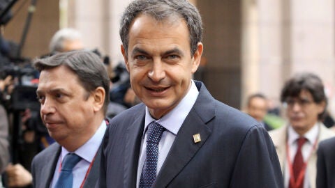 Zapatero valora los datos de la EPA