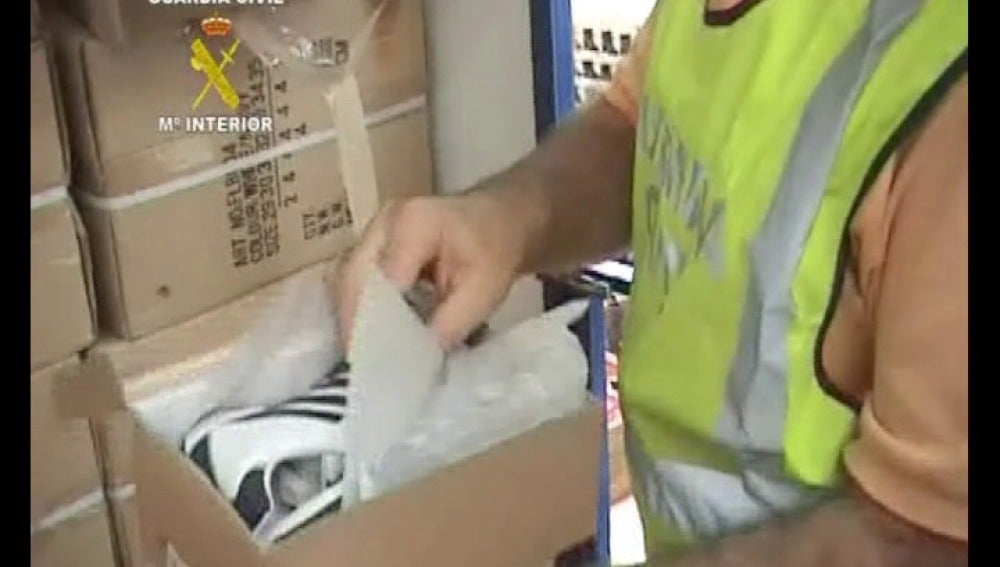 Zapatillas incautadas por la Guardia Civil