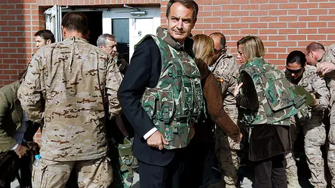 Zapatero con los militares en Afganistán Zapatero con los militares en Afganistán