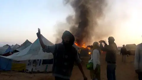 Campamento desmantelado en El Aaiún Campamento desmantelado en El Aaiún