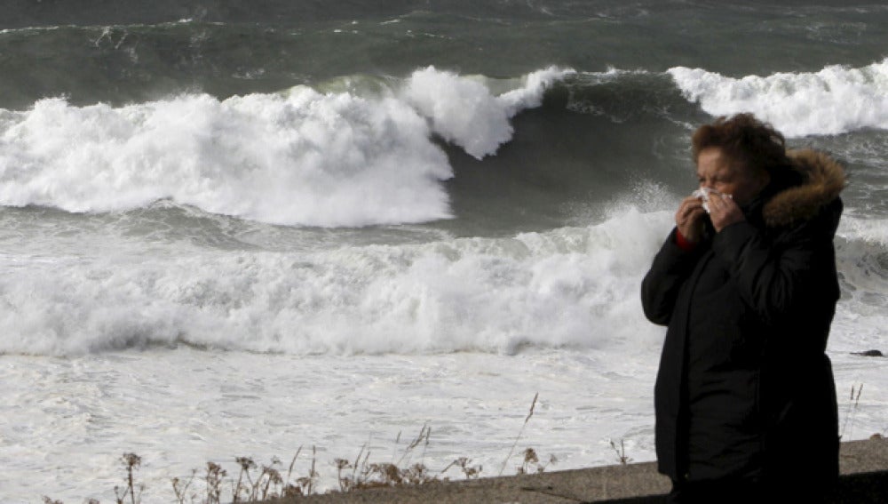 Alerta roja por fuertes vientos en Galicia