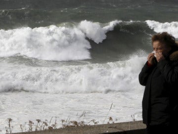 Alerta roja por fuertes vientos en Galicia