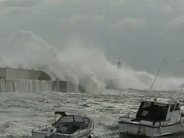 Olas gigantes en Bermeo Olas gigantes en Bermeo