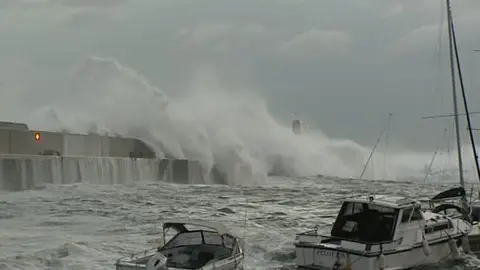 Olas gigantes en Bermeo Olas gigantes en Bermeo