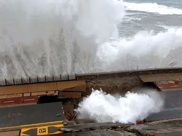 Destrozos del temporal en San Sebastián Destrozos del temporal en San Sebastián