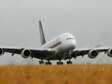 Un avión Airbus A380 Un avión Airbus A380