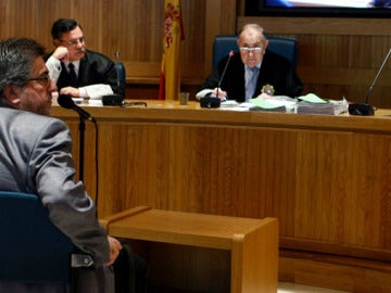 Eguinguren durante el juicio a Otegi