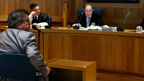 Eguinguren durante el juicio a Otegi Eguinguren durante el juicio a Otegi