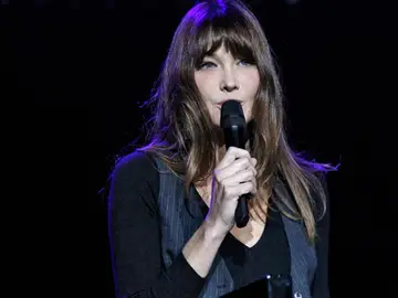 Carla Bruni vuelva a cantar en el Olympia Carla Bruni vuelva a cantar en el Olympia