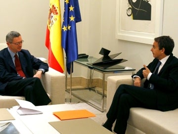 Zapatero se reúne con Gallardón en Moncloa Zapatero se reúne con Gallardón en Moncloa
