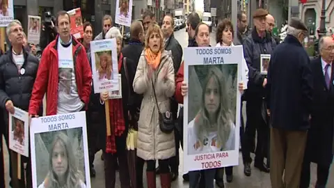 Los padres de Marta del Castillo entregan 1,6 millones de firmas Los padres de Marta del Castillo entregan 1,6 millones de firmas
