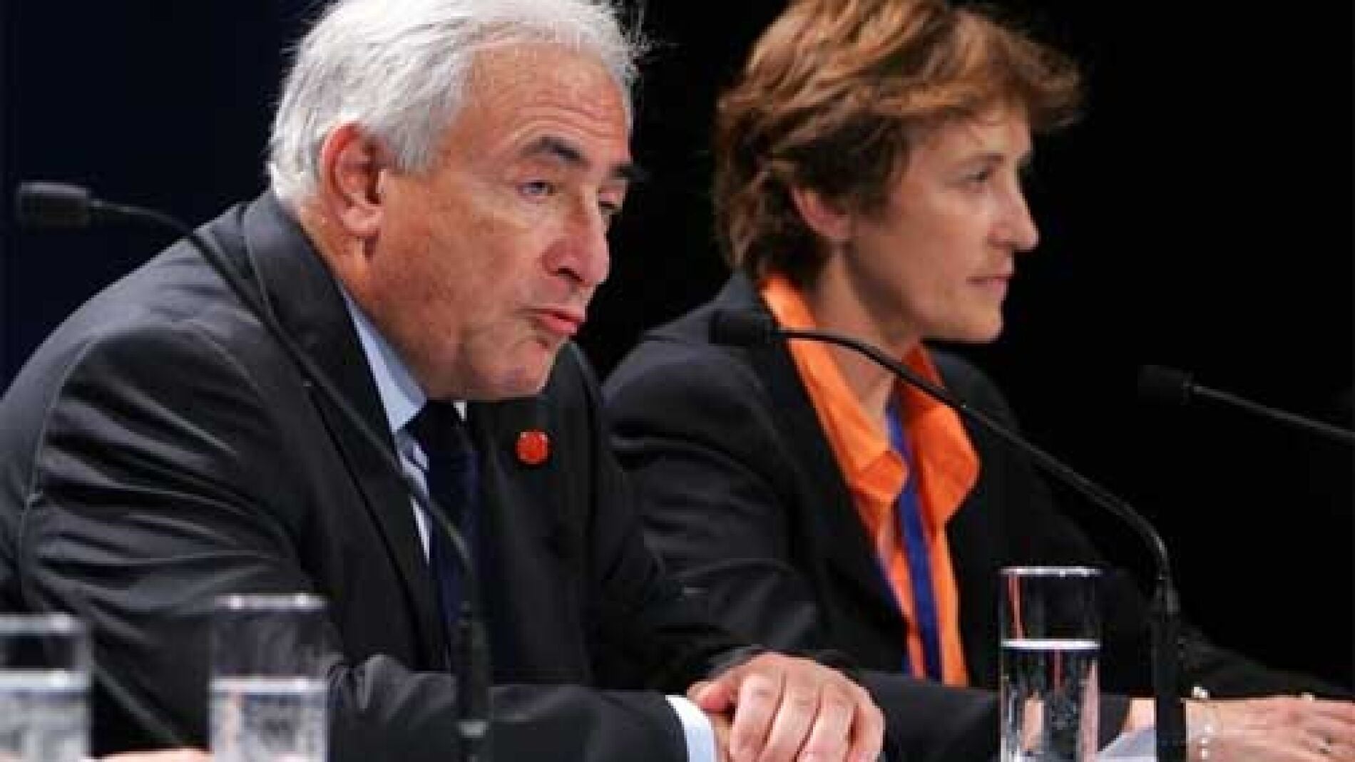 Domnique Strauss-Khan y Caroline Atkinson