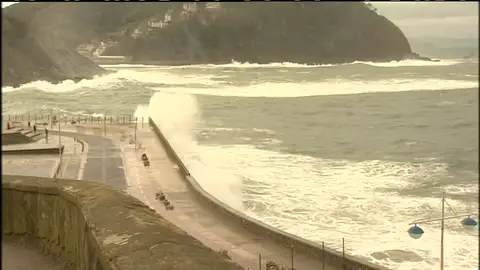 El temporal afecta al Cantábrico con fuertes rachas de viento El temporal afecta al Cantábrico con fuertes rachas de viento