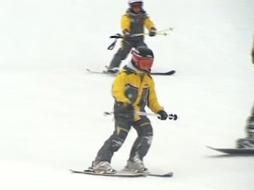 Niño esquiando en La Masella