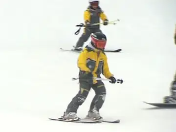 Niño esquiando en La Masella Niño esquiando en La Masella