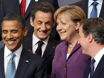 Obama, Sarkozy, Merkel y Cameron en la cumbre de la OTAN Obama, Sarkozy, Merkel y Cameron en la cumbre de la OTAN