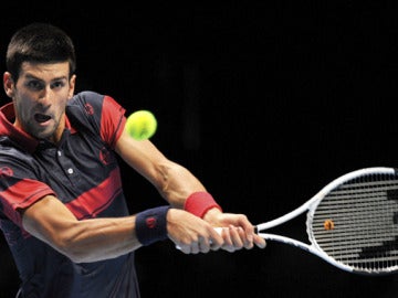 Novak Djokovic debuta en Londres con victoria ante Berdych
