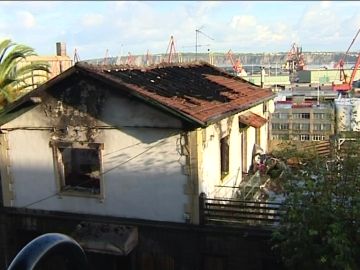 Fallecen dos personas en el incendio de un edificio en Santurce