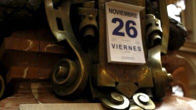 La bolsa española cierra una semana negra con una caída del 1,8%