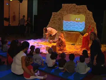 La compañía Andenes de Agua hace teatro para niños de entre seis meses y tres años La compañía Andenes de Agua hace teatro para niños de entre seis meses y tres años