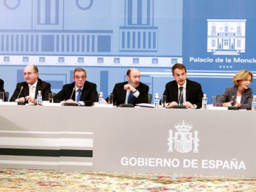 Zapatero y empresarios en Moncloa Zapatero y empresarios en Moncloa