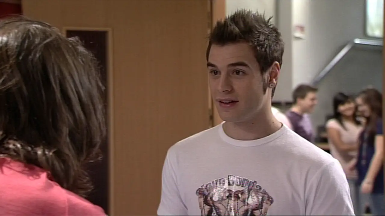 David intenta sorprender a Fer