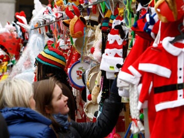 Las familias españolas gastarán de media 65 euros menos que en 2009 en Navidad