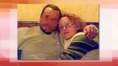 La parricida con su pareja