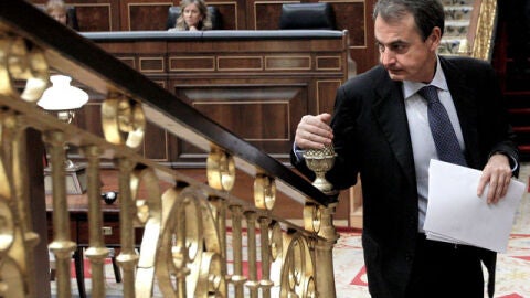 Zapatero cancela sus visitas a Argentina y Bolivia