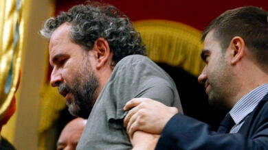Expulsan a Willy Toledo del Congreso antes de la condena de la violencia en El Aaiún