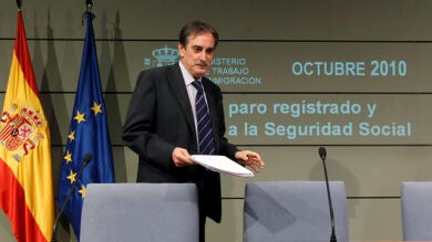 A Valeriano Gómez no le preocupa que la negociación colectiva se alargue