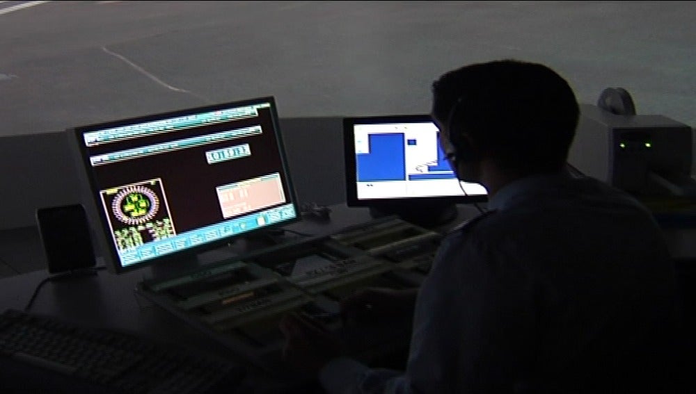 Controlador aéreo en aeropuerto
