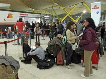 Pasajeros sin rumbo en Barajas Pasajeros sin rumbo en Barajas