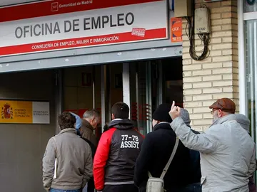 Parados en la Oficina de Empleo Parados en la Oficina de Empleo