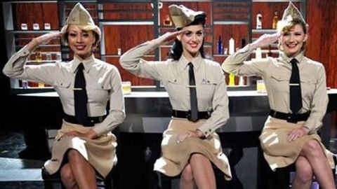 Katy Perry, de militar