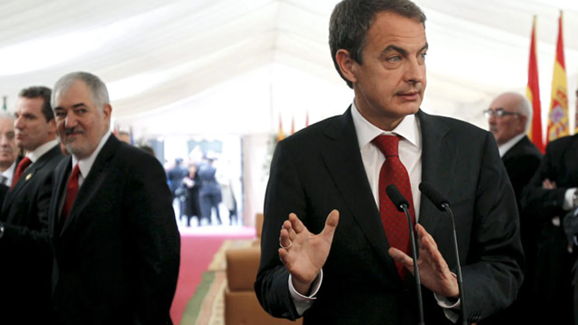 Zapatero rompe su silencio Zapatero rompe su silencio