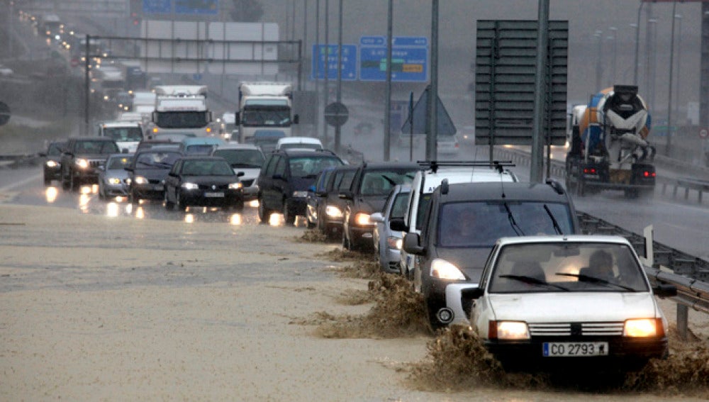 Decenas de carreteras jienenses están cortadas