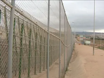 Cuatro inmigrantes detenidos tras atravesar la frontera por una tubería Cuatro inmigrantes detenidos tras atravesar la frontera por una tubería
