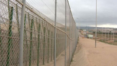Cuatro inmigrantes detenidos tras atravesar la frontera por una tuber&iacute;a