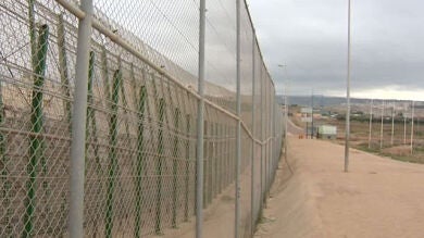 Al menos 20 subsaharianos saltan la valla fronteriza y acceden a Melilla
