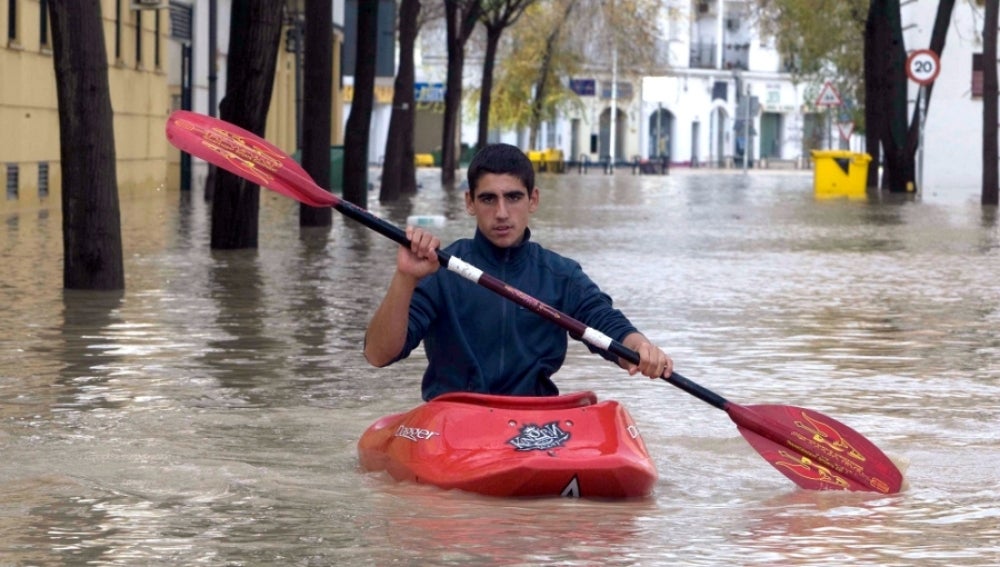 En piragua por las calles de Écija