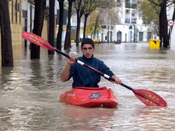 En piragua por las calles de Écija