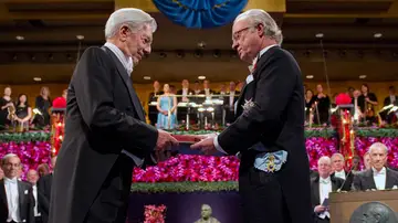 Mario Vargas Llosa recoge su premio Nobel Mario Vargas Llosa recoge su premio Nobel