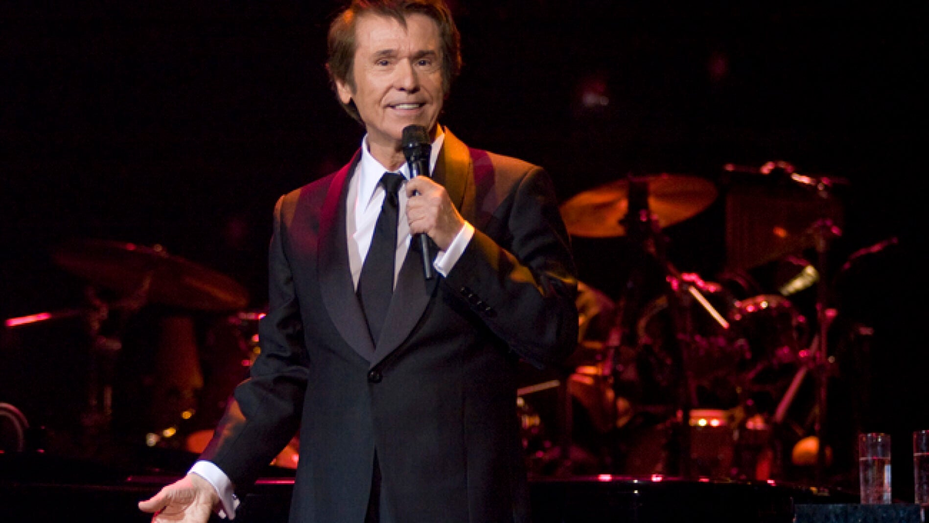 Raphael canta en el Teatro Compaq Gran V&iacute;a